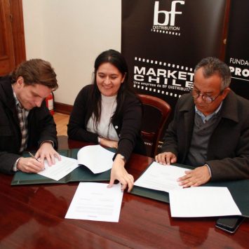 Fundación y Market Chile firman convenio de colaboración