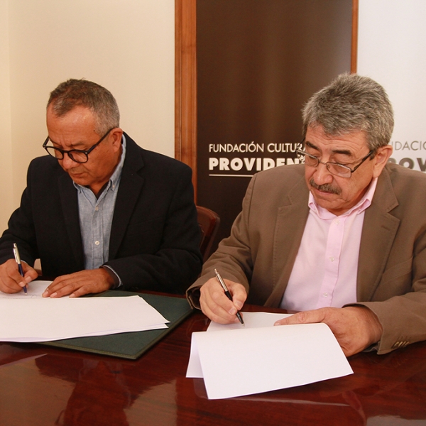 Firma de convenio con Sociedad de Escritores de Chile