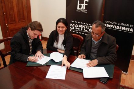 Fundación y Market Chile firman convenio de colaboración