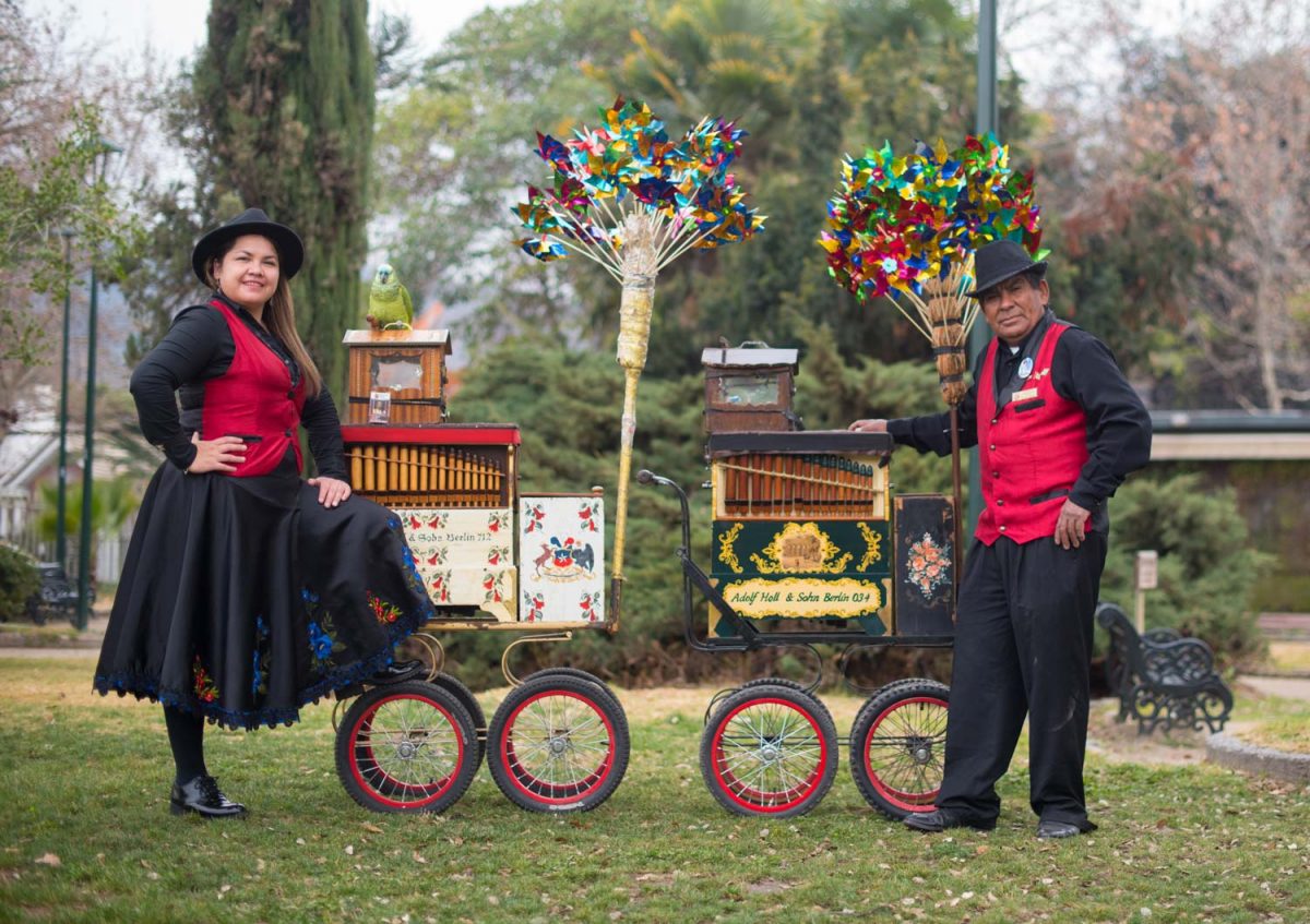 De remolinos y volantines, la colorida fiesta chilena en Providencia