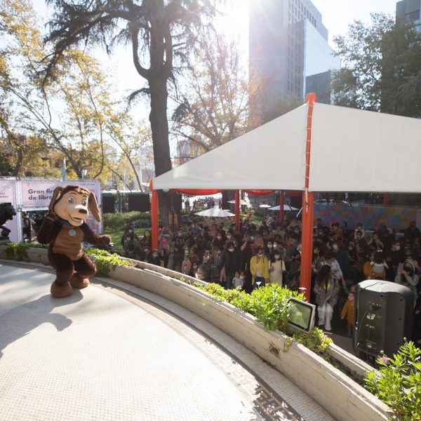 CON 70 AUTORES NACIONALES Y EXTRANJEROS DEBUTA FESTIVAL PENGUIN PROVIDENCIA